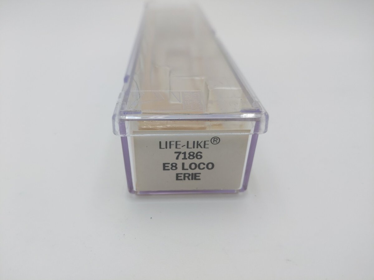 Life Like 7186 Erie E8 Diesel Locomotive #824 EX/Box
