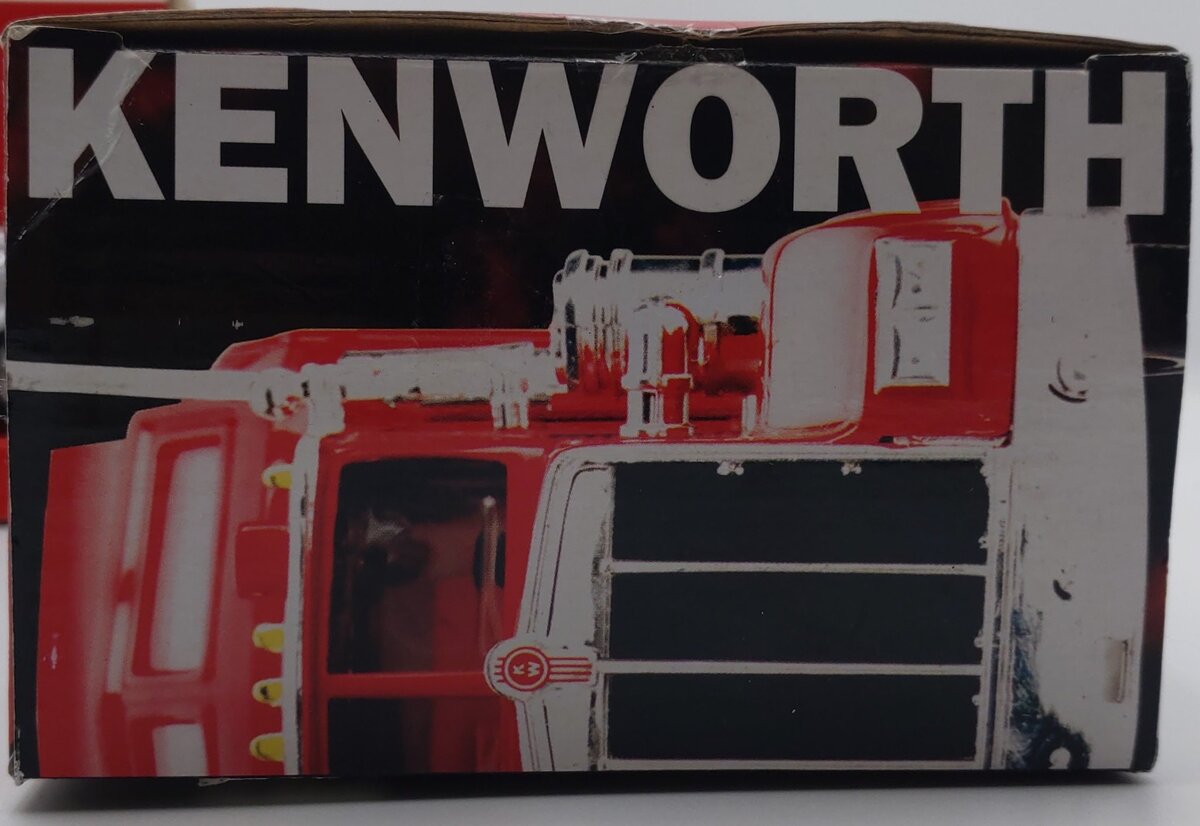 New-Ray 15333 1:43 White Kenworth W900 Tractor Supply Fuel Trailer LN/Box