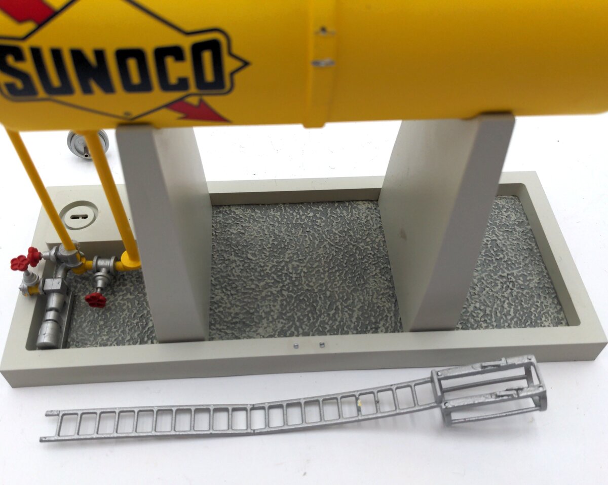 Lionel 6-24218 O Scale Sunoco Elevated Tank VG/Box