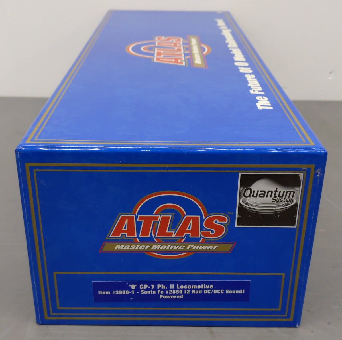 Atlas 3906-1 O Scale Santa Fe GP7 Ph. II Diesel Locomotive #2850 w/ DCC (2-Rail) EX/Box