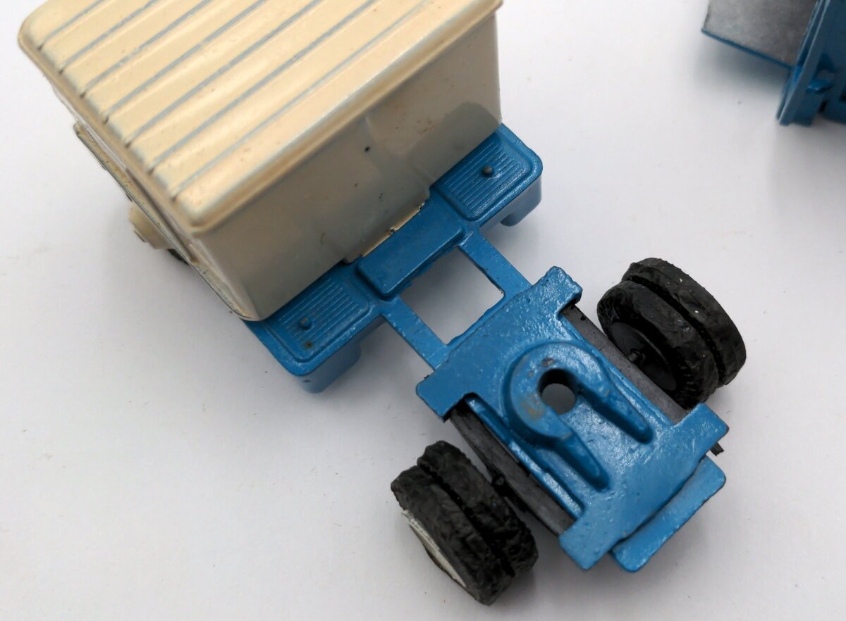 Winross R-39 1:64 Scale Diecast North American Van Lines Semi-Tractor & Trailer VG