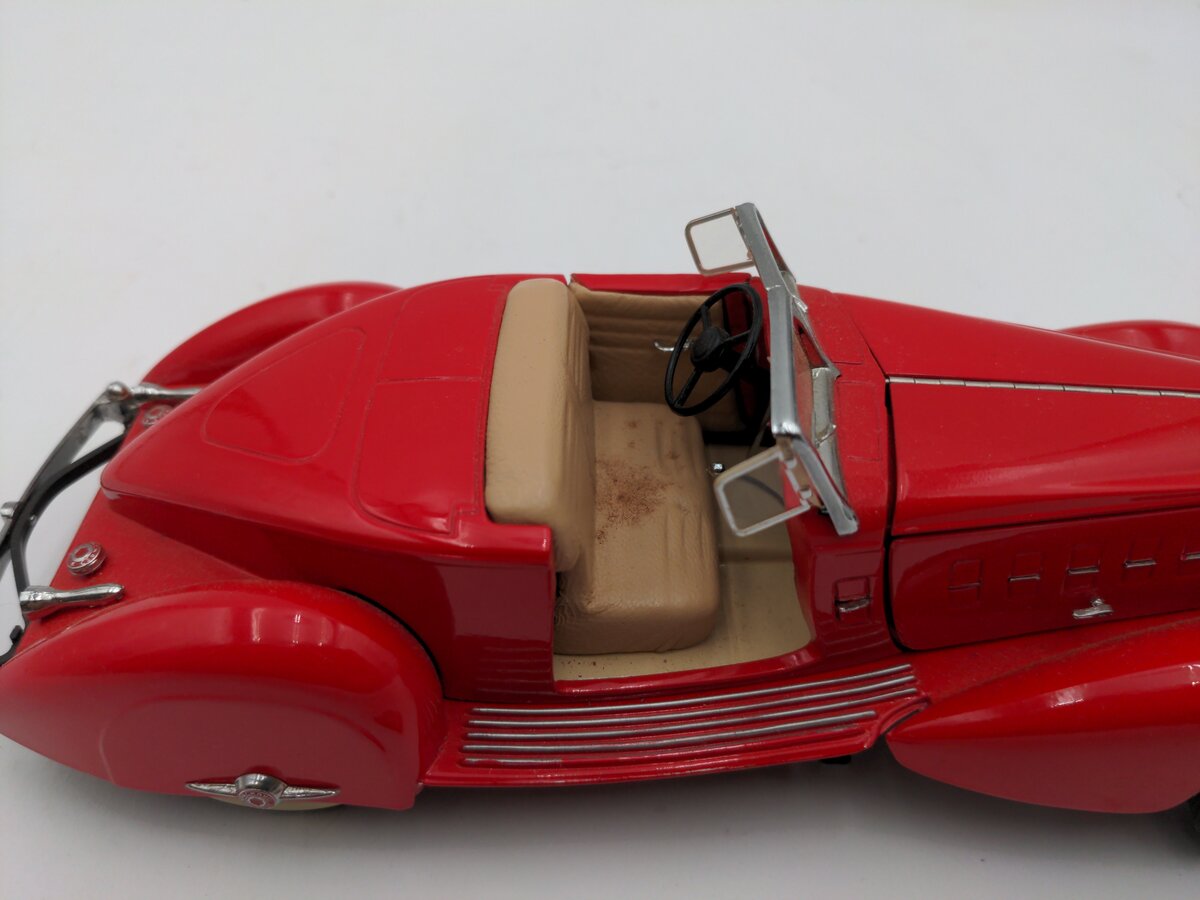 Danbury Mint 1934 1:24 1934 Packard V12 Lebaron Speedster VG/Box
