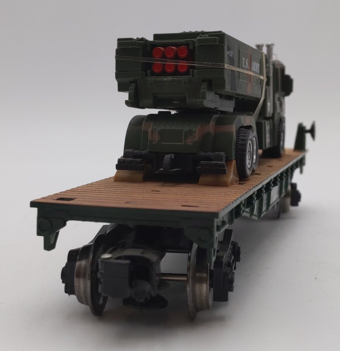 Menards 279-3964 O Gauge US Army Flatcar w/ Army Truck & HIMARS EX