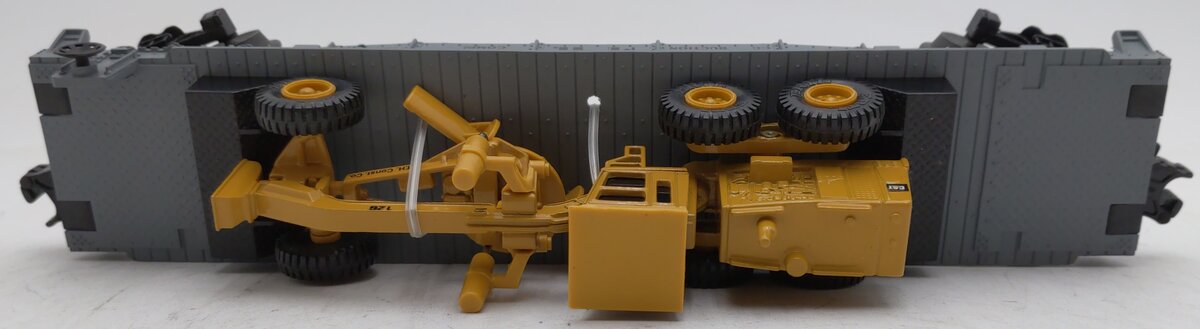 MTH 30-7620 O Gauge MTH Flatcar w/Ertl Road Grader EX