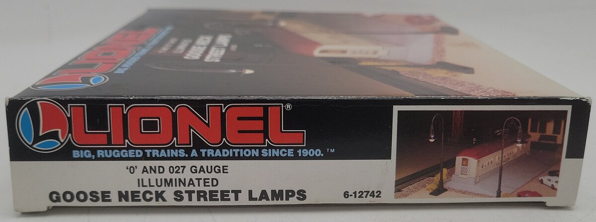Lionel 6-12742 O And O27 Scale Illuminated Goose Neck Street Lamps (Set of 2) EX/Box