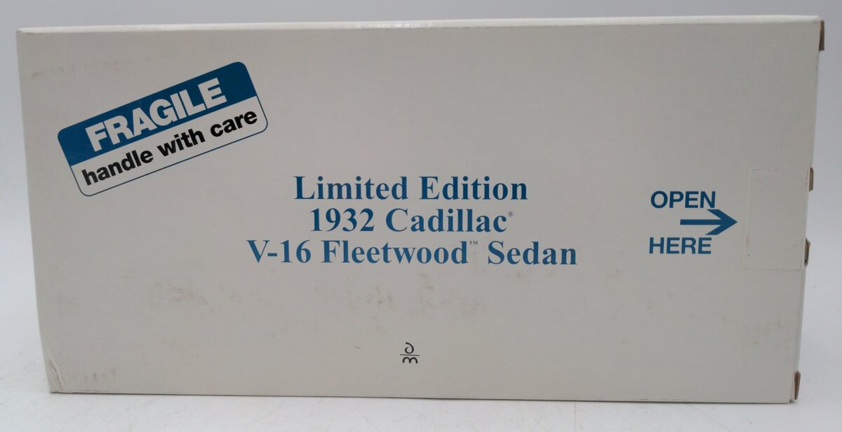 Danbury Mint 1932 1:24 1932 Cadillac V-16 Fleetwood Sedan LN/Box