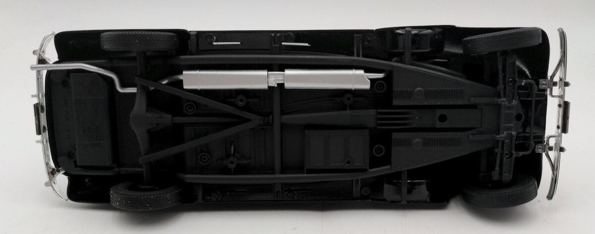 Signature Models 18129 1:18 Diecast 1938 Mercedes Benz 770K Limousine in Black LN
