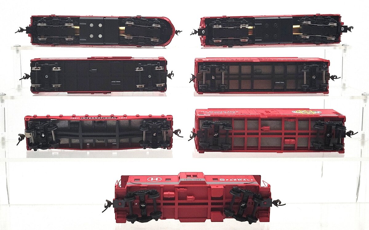 Athearn HO Scale Custom IH "McCormick Farmall" Diesel Loco & Freight Car Set EX