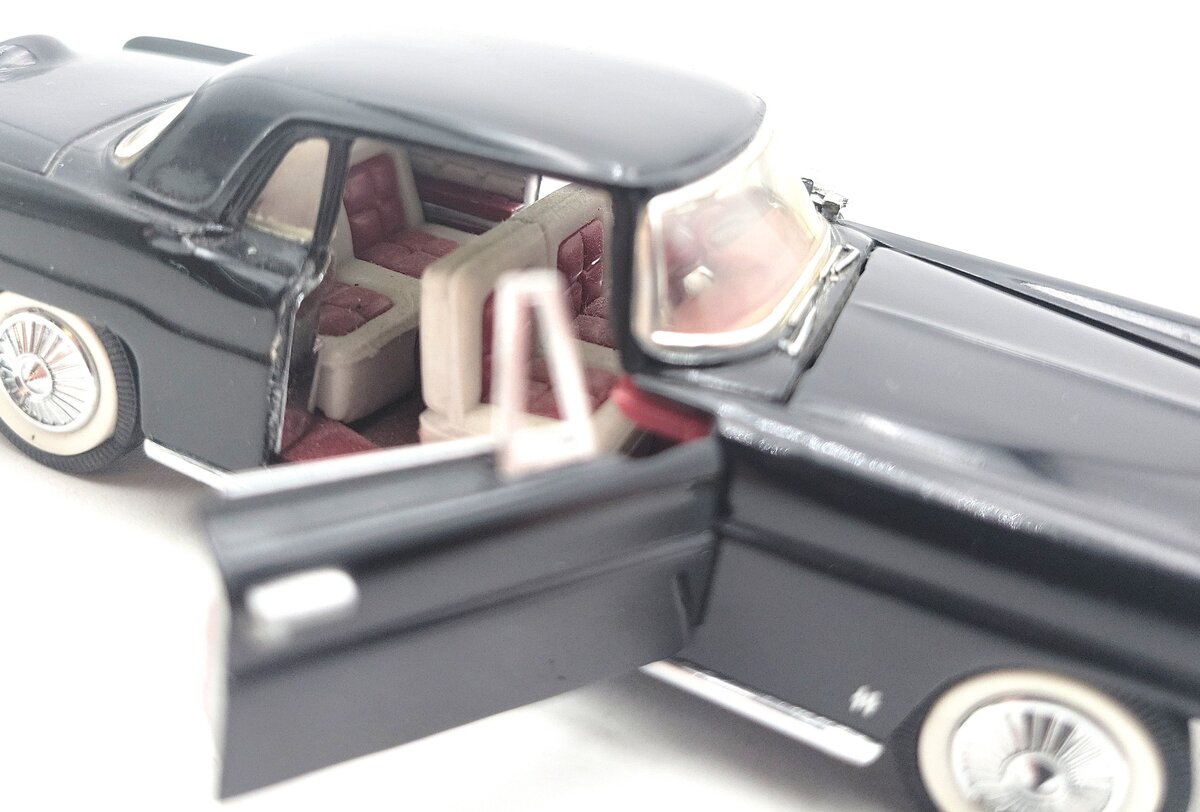 Franklin Mint B11KC71 1:43 Black 1956 Lincoln Continental EX