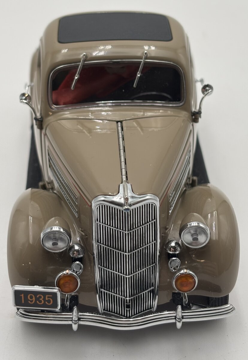 Danbury Mint 1935 1:24 1935 Ford Deluxe Coupe LN