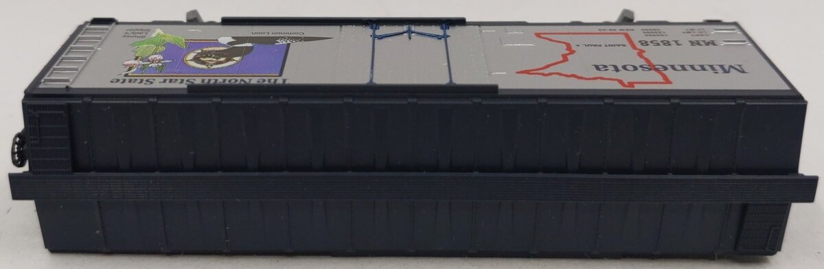 Micro-Trains 02100360 N Scale Minnesota 40' Standard Plug Door Boxcar #1858 LN