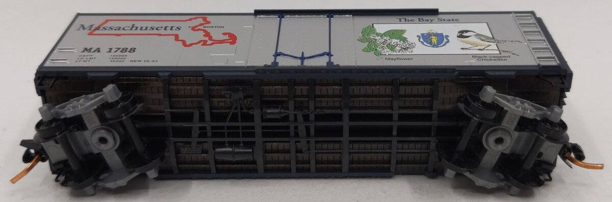 Micro-Trains 02100370 N Scale Massachusetts 40' Standard Plug Door Boxcar #1788 LN