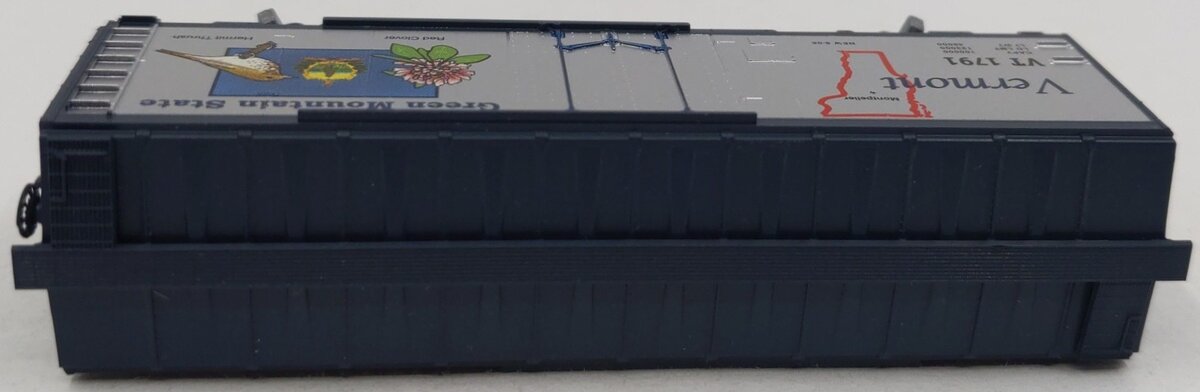 Micro-Trains 02100402 N Scale Vermont State 40' Standard Plug Door Boxcar #1791 LN