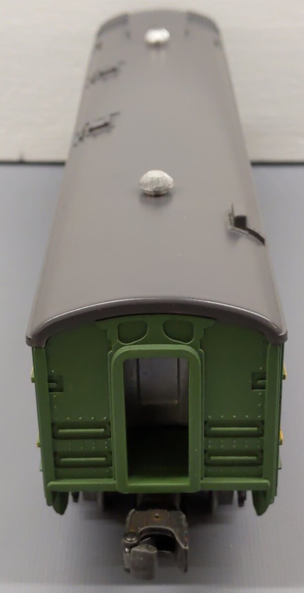 Lionel 2402 Vintage O Postwar Lionel Lines Green/Gray Chatham Pullman Car VG