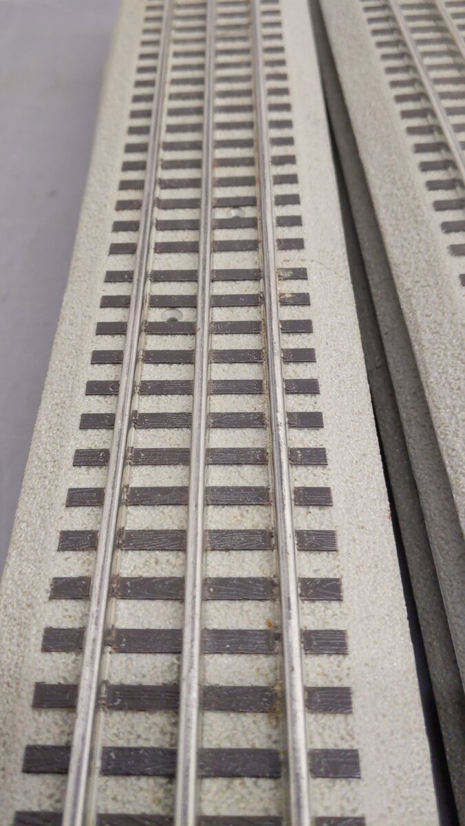 Lionel 6-12042 FasTrack 30" Straight Track (8) EX