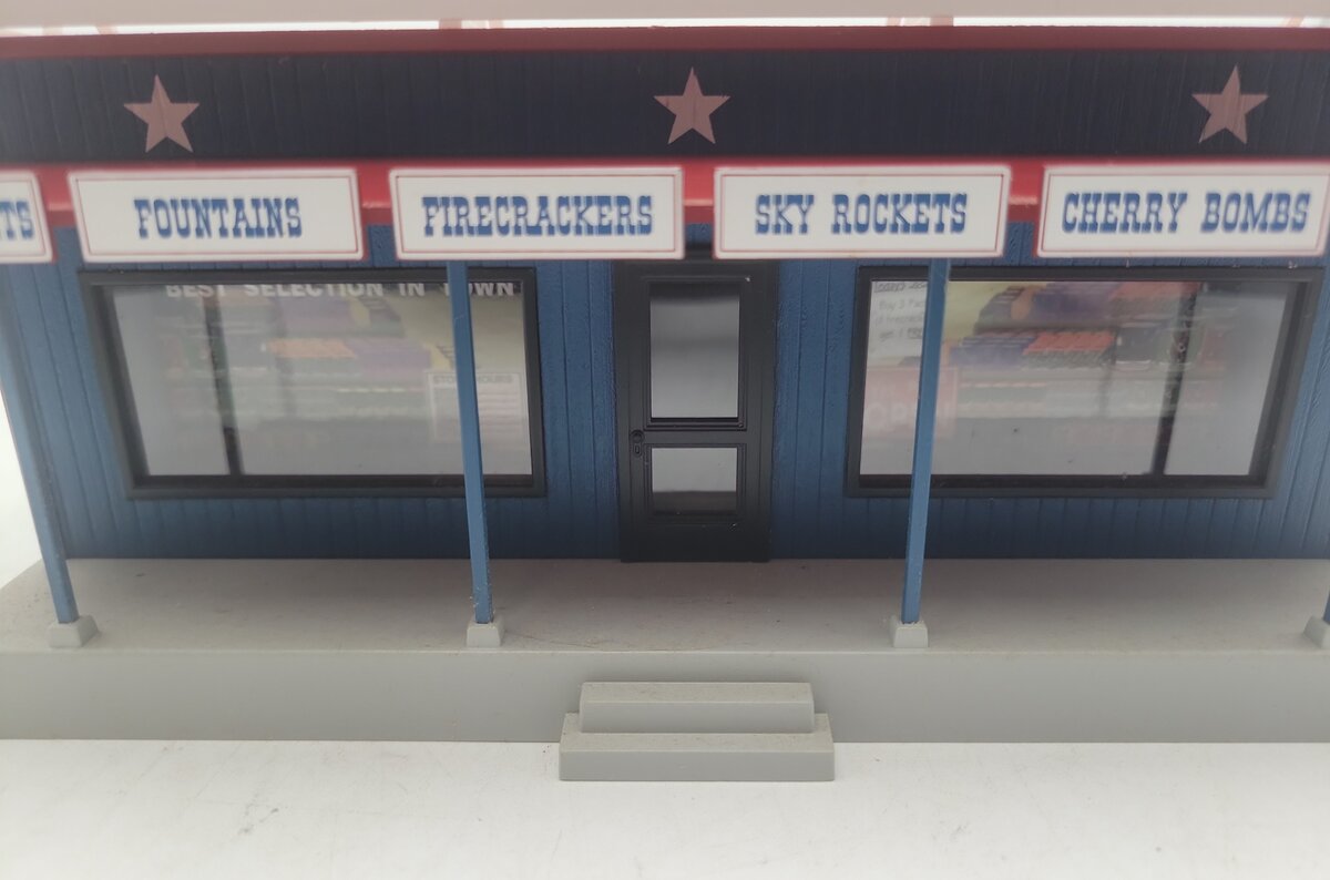 MTH 30-9093 O Gauge Roadside Fireworks Stand EX