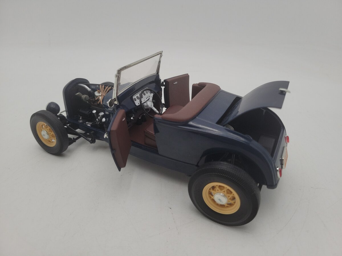 Die Cast Promotions 2882 1:18 Scale Navy Blue / Brown Ford Hot Rod Diecast Car EX