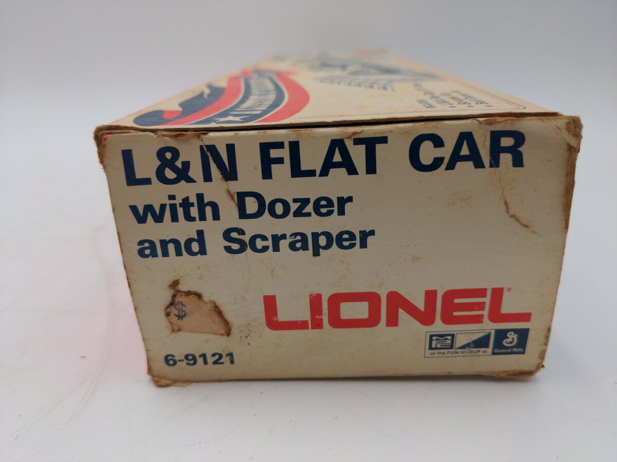 Lionel 6-9121 Louisville & Nashville Flatcar with Dozer & Scraper Assembled VG/Box