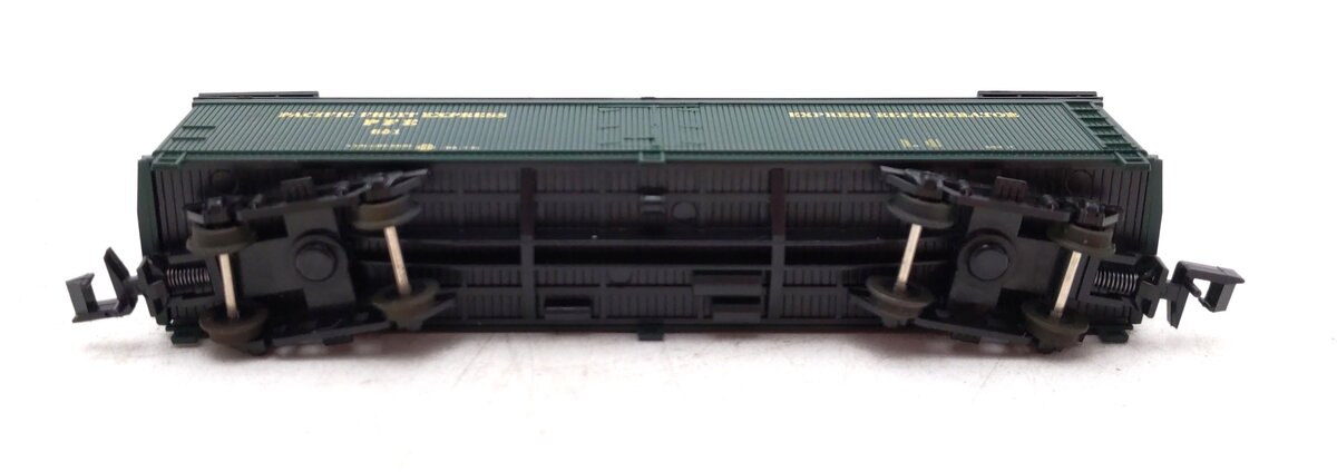 Roundhouse 82901 N Pacific Fruit Express 50' Refrigerator Car #601 NIB
