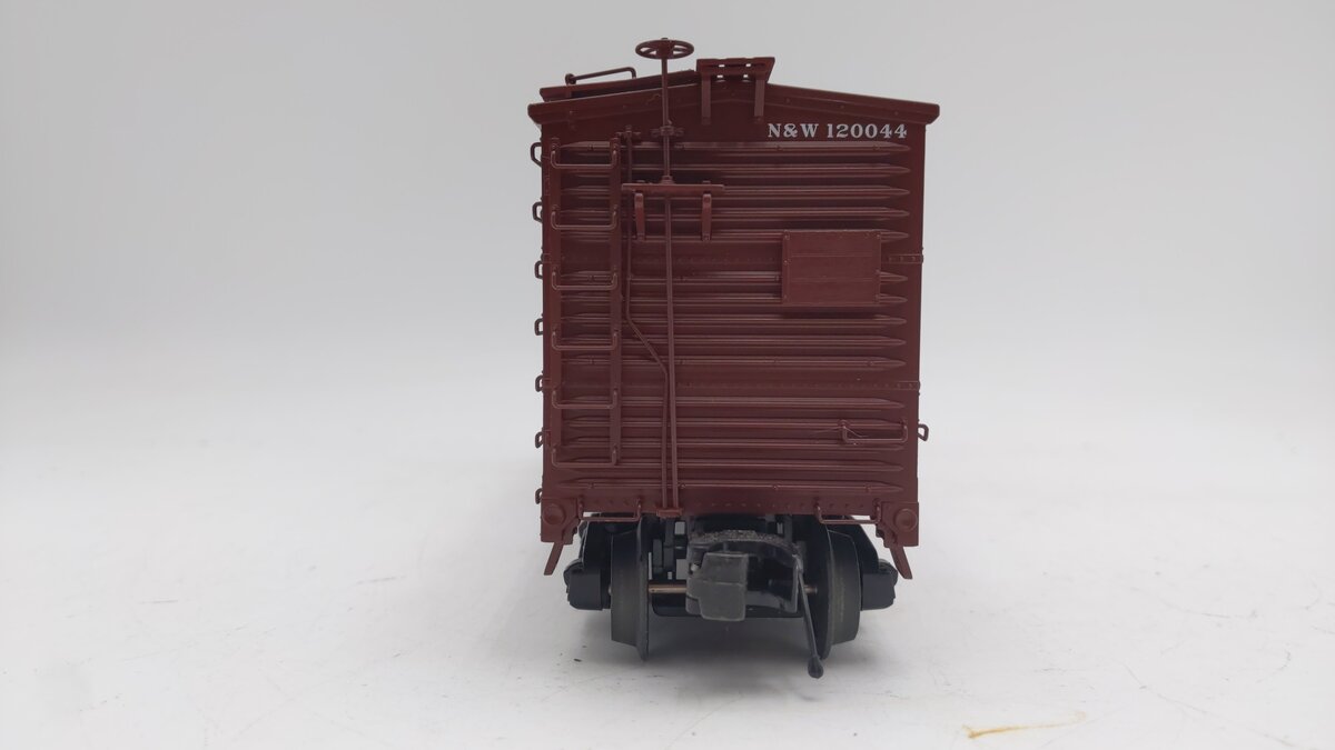MTH 20-93957 O Norfolk & Western 40' Single Sheathed Boxcar #120044 EX