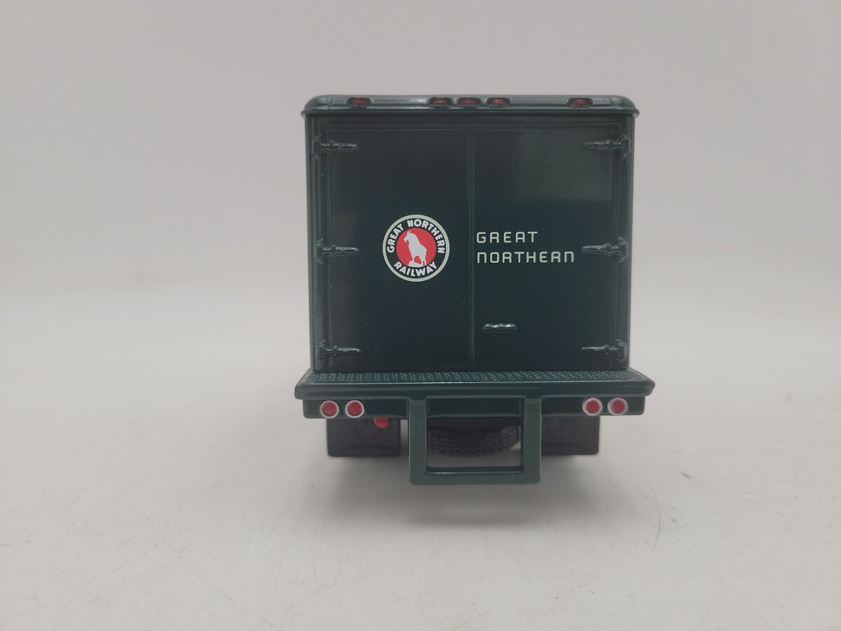 First Gear 19-1175 1:34 Scale Great Northern 1957 International R-190 Van EX