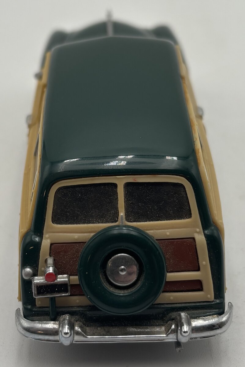 Franklin Mint B11KE17 1:43 Green 1950 Ford Woody Sedan EX