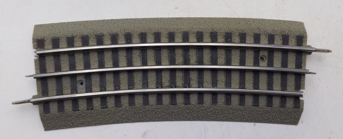 Lionel 6-12055 FasTrack 1/2 O72 Half Curve Track Section (16) EX