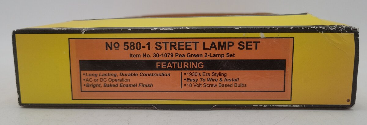 MTH 30-1079 O Baked Enamel Finish Pea Green 2-Street Lamp Set (Packs of 2) LN/Box