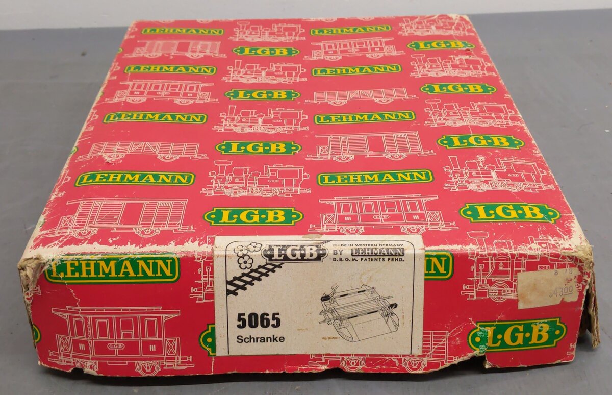 LGB 5065 G Scale Operating Crossing Gate Set VG/Box