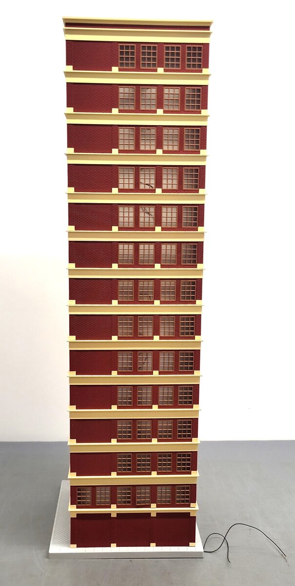 MTH 30-90269 O Susquehanna Hat Company 14-Story Building EX