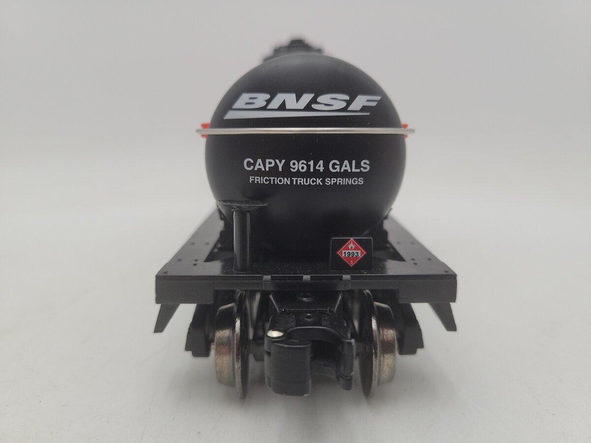 Menards 279-4322 O Gauge BNSF Single Dome Tank Car EX