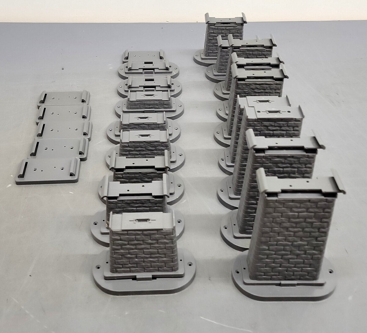 MTH 40-1135 O RealTrax Graduated Trestle System (Pack of 23) EX