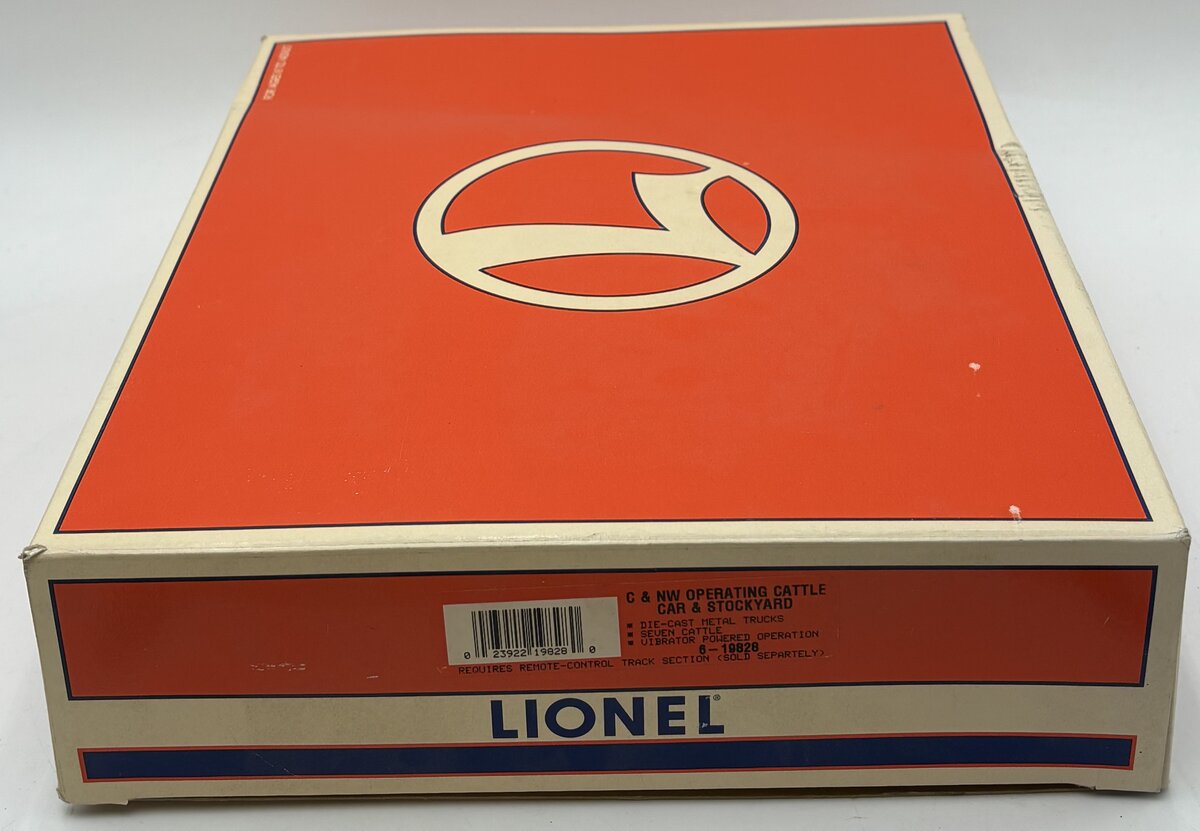 Lionel 6-19828 O Gauge Chicago & North Western Operating Cattle Car & Stockyard EX/Box