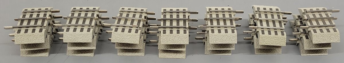 Lionel 6-12026 FasTrack 1-3/4 Inch Straight Track (21) VG