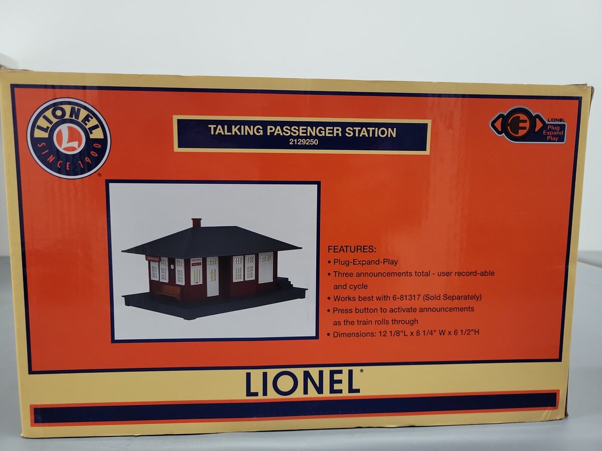 Lionel 2129250 O Plug-Expand-Play Talking Passenger Station EX/Box