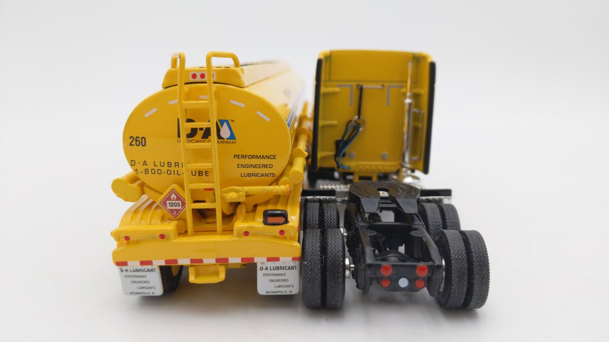 First Gear 1:64 Yellow Freightliner Century D-A Lubricant Company Tanker Trailer EX