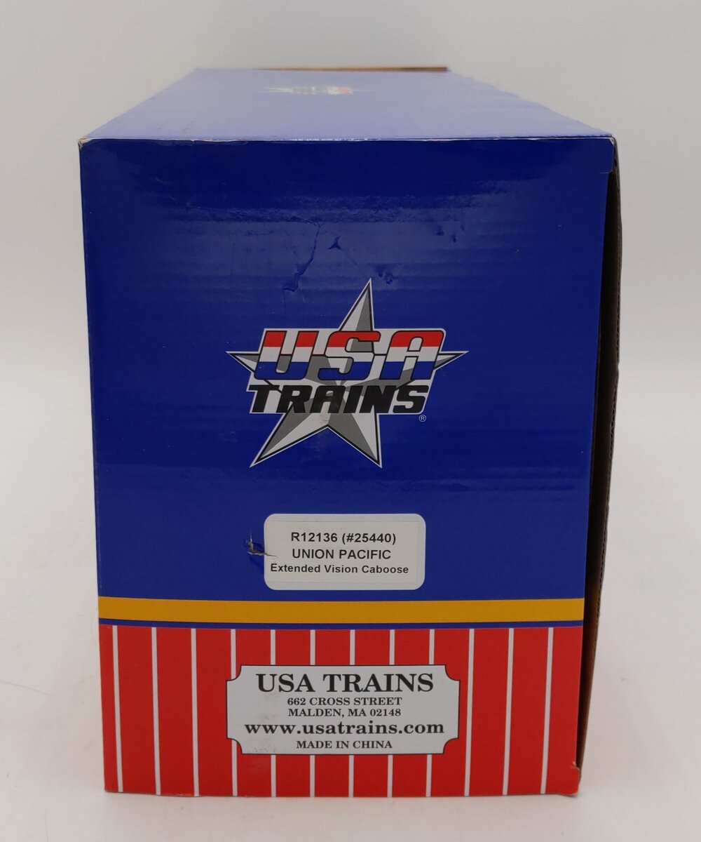 USA Trains R12136 G Union Pacific Flag Extended Vision Caboose LN/Box