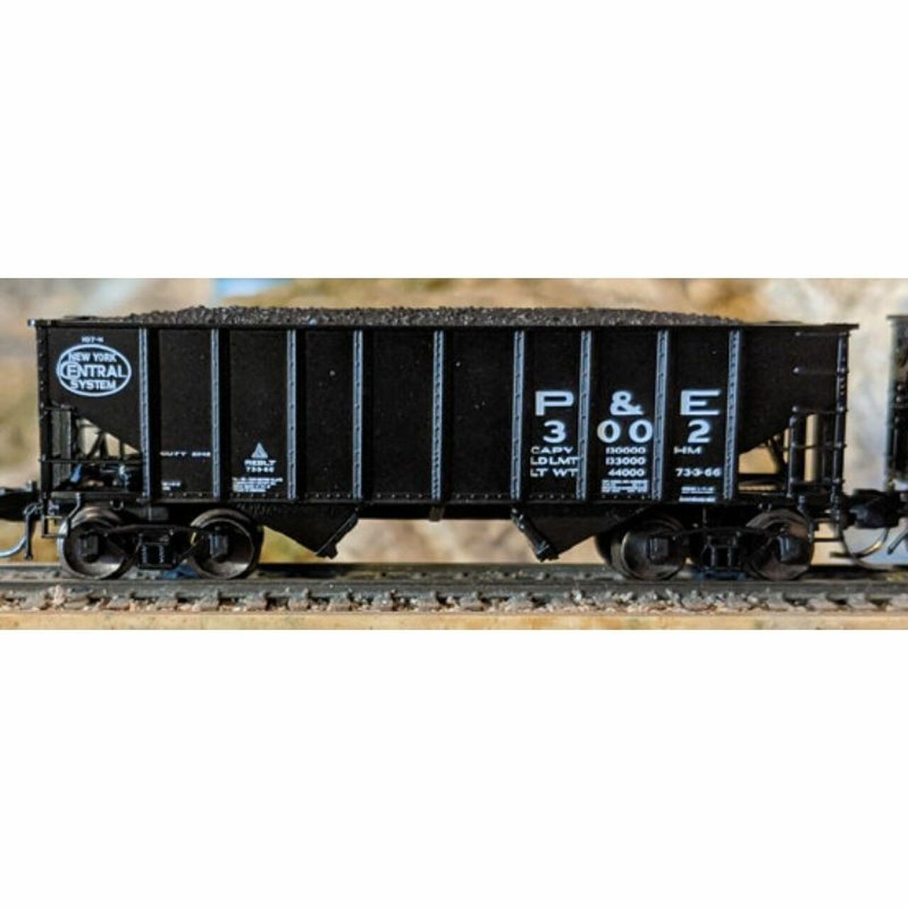 Bluford Shops 65280 N Peoria & Eastern 8-Panel 2-Bay Hopper #3002