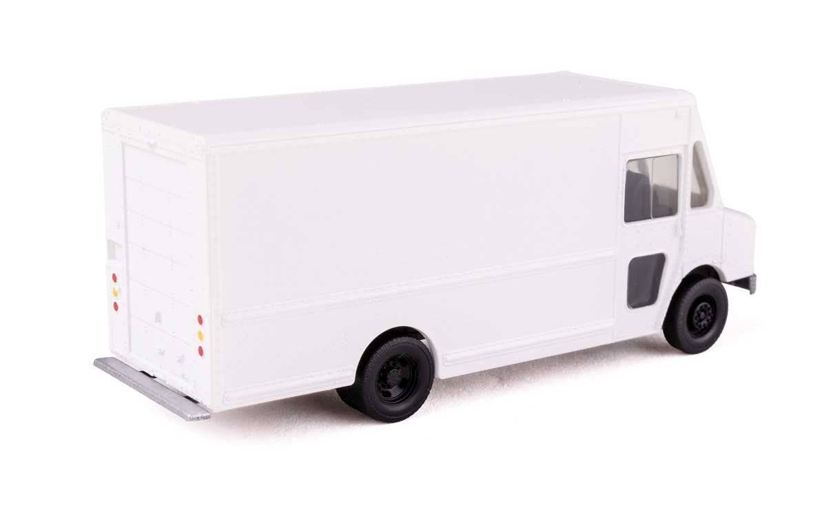 Walthers 949-12112 HO Unlettered Morgan Olson Route Star Van