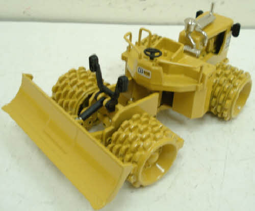 Joal 218 1:50 Scale Diecast Caterpillar 825 B Compactor