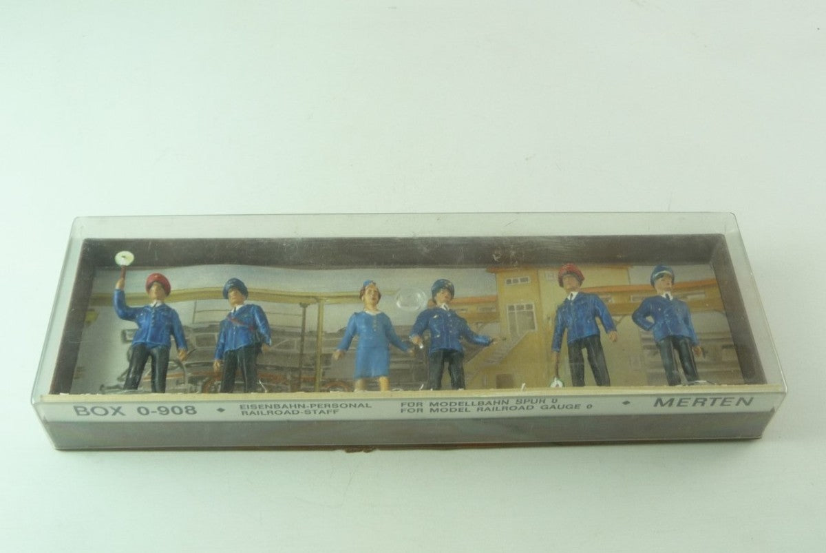 Merten 908 HO Railroad Staff Figure (Pack of 6)