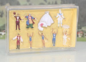 Preiser 0614 (20254) HO Circus Clowns and Artist Figures (Set of 8)