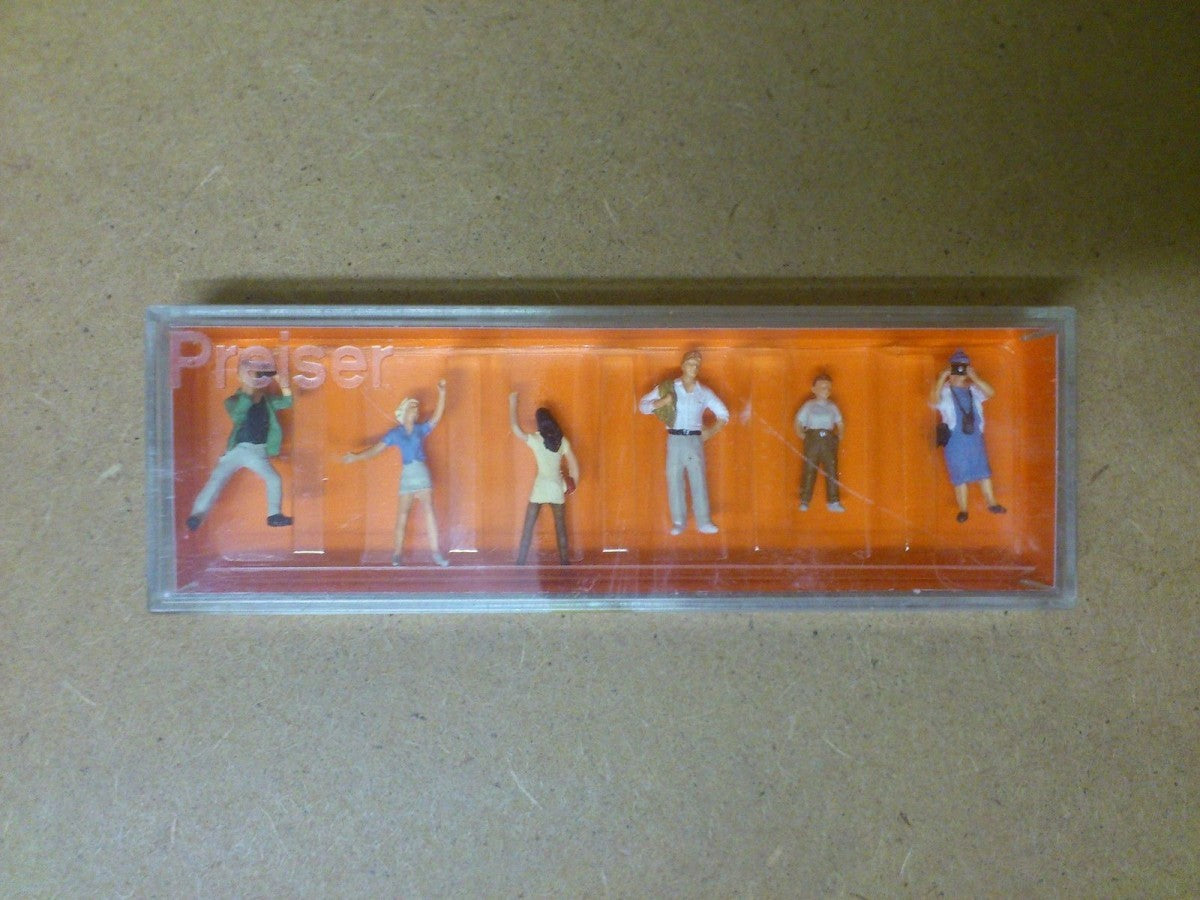Preiser 10301 HO Standing Spectators Figures (Set of 6)