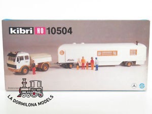 Kibri 10504 HO Mercedes-Benz Truck with Showman Trailer Building Kit