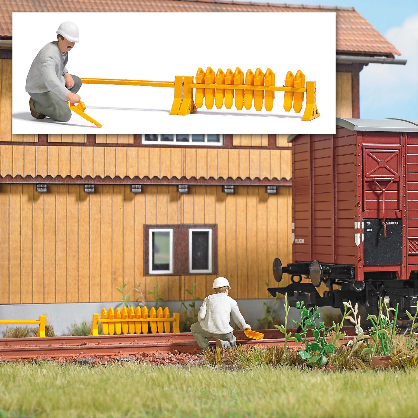 Busch 10700 O Era 3-4 Railroad Worker with Rail Skates Figure Set