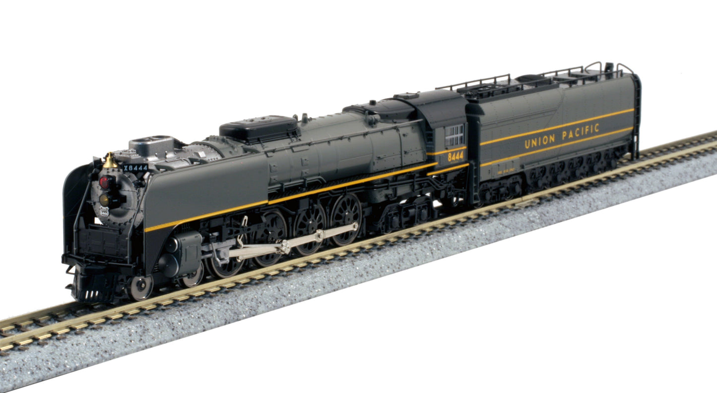 Kato 126-0403 N Union Pacific Greyhound FEF-3 4-8-4 Steam Locomotive #8444