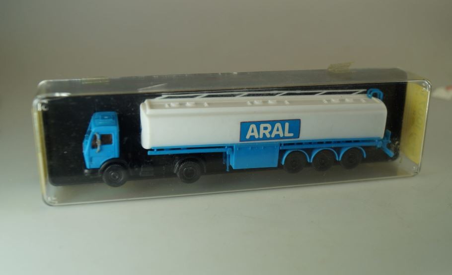 Kibri 10071 HO Scale Fertigmodelle: MB SK Tank SZ Aral Top Kit
