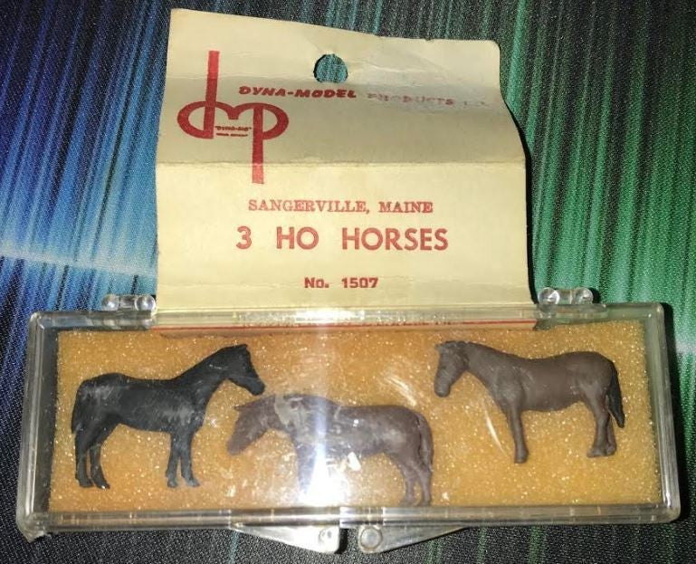Dyna-Model 1507 HO 1 Black & 2 Brown Horses Figures (Set of 3)
