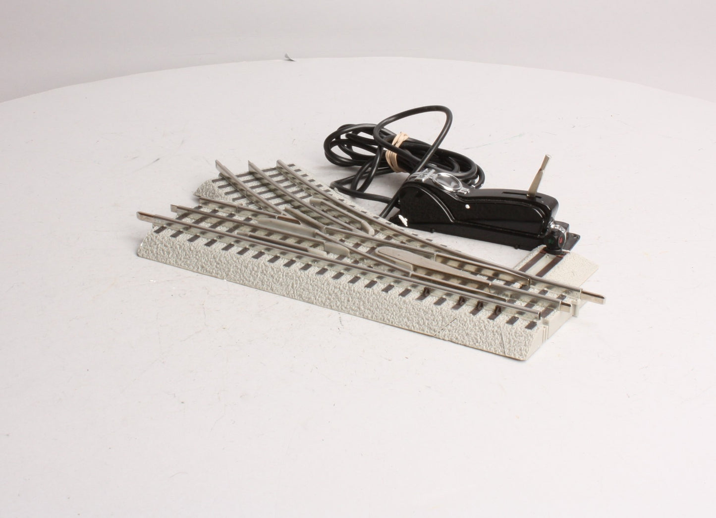 Lionel 6-12046 O Gauge O36 FasTrack Right Hand Remote-Control Switch Turnout