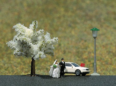 Busch 8251 Miniature Wedding Scene